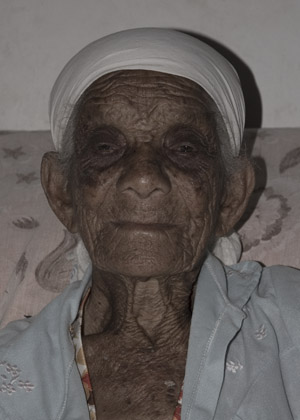 Mulher com cem anos de idade